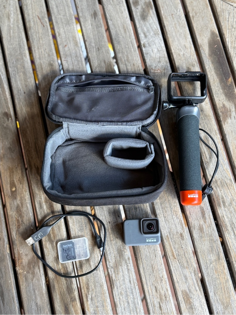 GoPro HERO7 Silver Bundle – Floating Grip, SanDisk microSD Card, Carrying Case &